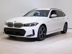 Vit Ny 2024 BMW 330e Efficient Dynamics Kombi | 631 800 kr (Bra pris)