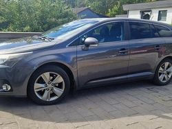 Grå Begagnad 2014 Toyota Avensis Edition Kombi | 112 000 kr (Lite dyr)