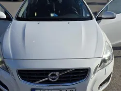 Vit Begagnad 2011 Volvo S60 Momentum Sedan | 110 000 kr (Lite dyr)