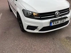 Vit Begagnad 2016 VW Caddy Maxi Life Life Minibuss | 149 000 kr (Bra pris)