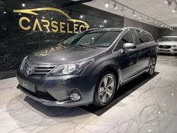Mörkgrå (grå) Begagnad 2015 Toyota Avensis Edition Kombi | 109 900 kr (Marknadspris)