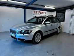 Ljusgrå (grå) Begagnad 2007 Volvo V50 Kinetic Kombi | 34 900 kr (Marknadspris)