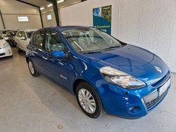 Blå Begagnad 2011 Renault Clio Halvkombi | 34 900 kr