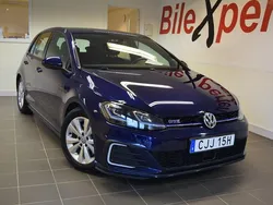 Mörkblå (blå) Begagnad 2020 VW Golf VII GTE Halvkombi | 199 900 kr (Bra pris)