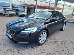 Svart Begagnad 2017 Volvo V40 Inscription Kombi | 179 500 kr (Marknadspris)