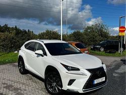 Vit Begagnad 2018 Lexus NX300h Executive Line SUV | 234 000 kr (Marknadspris)