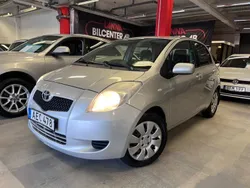 Silver Begagnad 2006 Toyota Yaris Halvkombi | 39 900 kr (Marknadspris)