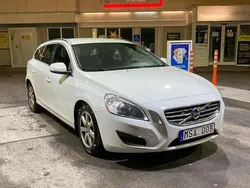 Vit Begagnad 2012 Volvo V60 Momentum Kombi | 50 000 kr
