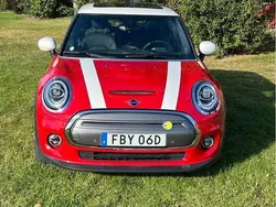 Röd Begagnad 2021 Mini Cooper SE Halvkombi | 191 000 kr (Bra pris)