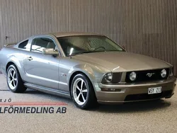Grå Begagnad 2005 Ford Mustang GT Sportkupé | 219 900 kr (Marknadspris)