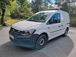 Vit Begagnad 2018 VW Caddy Minibuss | 109 900 kr