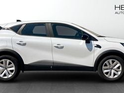 Vit Ny 2024 Renault Captur Evolution SUV | 234 900 kr (Marknadspris)