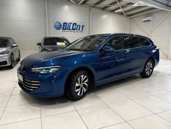 Blå Begagnad 2024 VW Passat Business Kombi | 359 900 kr (Dyr)