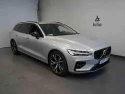 Silver Begagnad 2022 Volvo V60 Plus Kombi | 379 900 kr (Marknadspris)