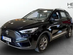 Svart (black) Begagnad 2022 MG ZS Luxury Sedan | 249 900 kr (Superpris)