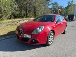 Röd Begagnad 2012 Alfa Romeo Giulietta Distinctive Halvkombi | 59 000 kr (Superpris)