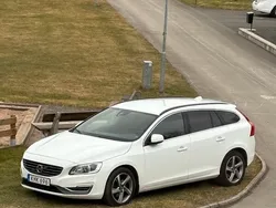 Vit Begagnad 2013 Volvo V60 Momentum Kombi | 99 800 kr (Lite dyr)