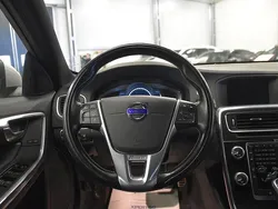 Röd Begagnad 2015 Volvo V60 R-Design Kombi | 209 900 kr (Dyr)