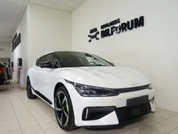 Vit Begagnad 2023 Kia EV6 City SUV | 669 000 kr (Dyr)