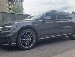Grå Begagnad 2020 VW Passat GTE Kombi | 179 900 kr (Bra pris)