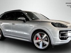 Silver Begagnad 2025 Porsche Cayenne S E-Hybrid SUV | 1 395 000 kr