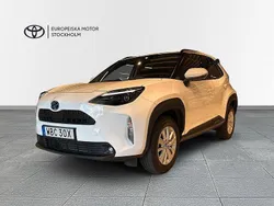 Vit Begagnad 2023 Toyota Yaris Cross Active SUV | 259 900 kr (Marknadspris)