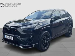 Svart Begagnad 2024 Toyota RAV4 Hybrid Sport SUV | 559 900 kr (Marknadspris)