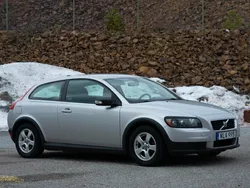 Grå Begagnad 2007 Volvo C30 Kinetic Halvkombi | 35 000 kr (Marknadspris)