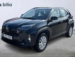 Svart Begagnad 2022 Toyota Yaris Cross Active SUV | 259 900 kr (Marknadspris)