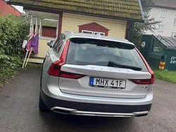 Silver Begagnad 2019 Volvo V90 CC Momentum Kombi | 325 000 kr (Marknadspris)