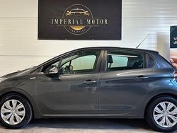 Mörkgrå (grå) Begagnad 2013 Peugeot 208 Halvkombi | 48 500 kr (Marknadspris)