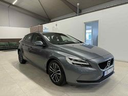 Grå Begagnad 2016 Volvo V40 Kombi | 159 900 kr (Marknadspris)