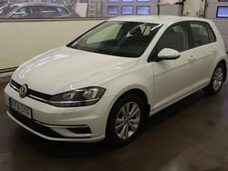 Vit Begagnad 2017 VW Golf VII Comfortline Halvkombi | 159 000 kr (Marknadspris)