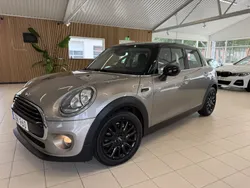 Grå (gråmetallick) Begagnad 2018 Mini Cooper Pepper Halvkombi | 149 900 kr (Marknadspris)