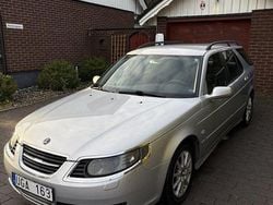 Grå Begagnad 2007 Saab 9-5 Linear Kombi | 34 000 kr (Marknadspris)