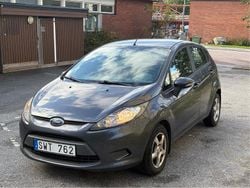 Grå Begagnad 2010 Ford Fiesta Halvkombi | 26 000 kr (Bra pris)