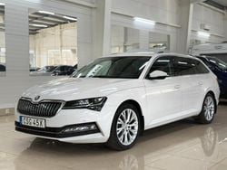 Vit Begagnad 2020 Skoda Superb Business Line Kombi | 249 900 kr (Marknadspris)