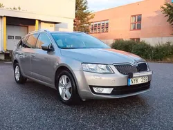 Ljusbrun (brun) Begagnad 2014 Skoda Octavia Elegance Kombi | 62 700 kr (Marknadspris)