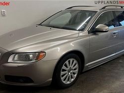 Ljusbrun (brun) Begagnad 2010 Volvo V70 Momentum Kombi | 65 900 kr (Marknadspris)