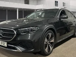 Grå (grafitgrå metallic) Begagnad 2024 Mercedes E300 Kombi | 719 000 kr (Lite dyr)