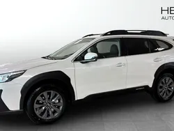 Vit (white) Ny 2025 Subaru Outback SUV | 449 900 kr