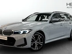 Grå (grey) Begagnad 2024 BMW 330e M Sport Kombi | 538 700 kr (Bra pris)