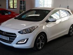 Vit Begagnad 2016 Hyundai i30 Premium Kombi | 89 900 kr (Bra pris)