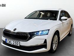Vit (candy white) Begagnad 2025 Skoda Octavia Kombi | 314 900 kr (Marknadspris)