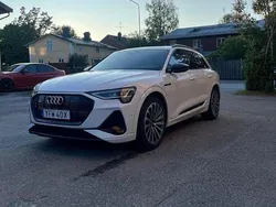 Vit Begagnad 2021 Audi e-tron S-Line SUV | 419 000 kr (Marknadspris)