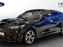 Svart (black) Begagnad 2023 Ford Mustang Mach-E GT SUV | 599 900 kr (Superpris)