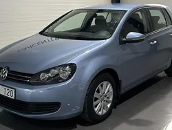 Ljusblå Begagnad 2009 VW Golf VI Halvkombi | 74 900 kr (Marknadspris)