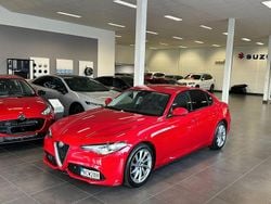 Röd Begagnad 2017 Alfa Romeo Giulia Veloce Sedan | 299 900 kr (Marknadspris)