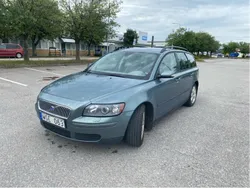 Grön Begagnad 2005 Volvo V50 Kombi | 35 000 kr (Marknadspris)