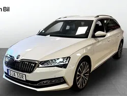 Vit Begagnad 2023 Skoda Superb LAURIN & KLEMENT Kombi | 399 900 kr (Lite dyr)